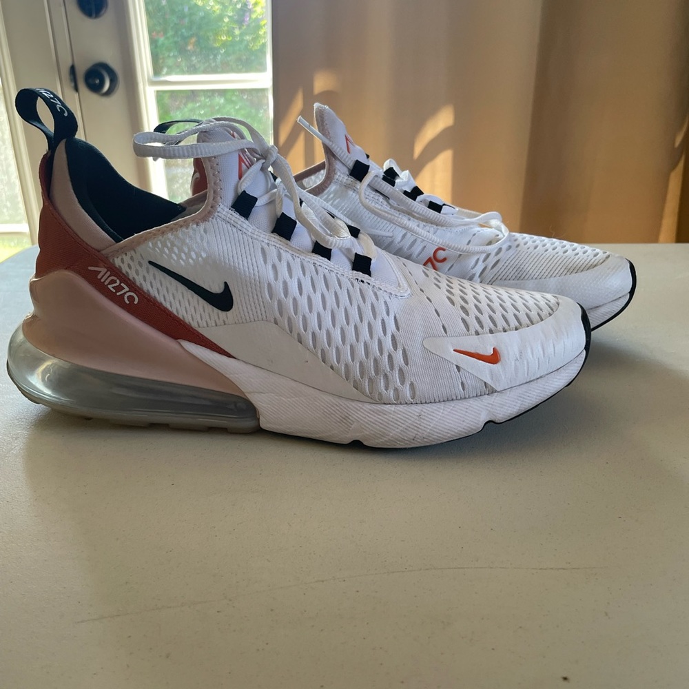 Nike 270s